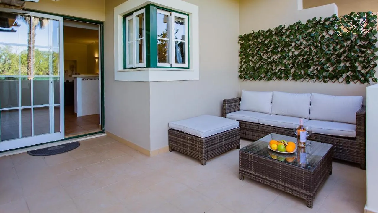 Sunny 1Bdr Apartment W/ Balcony & Pool In Portimao By Lovelystay