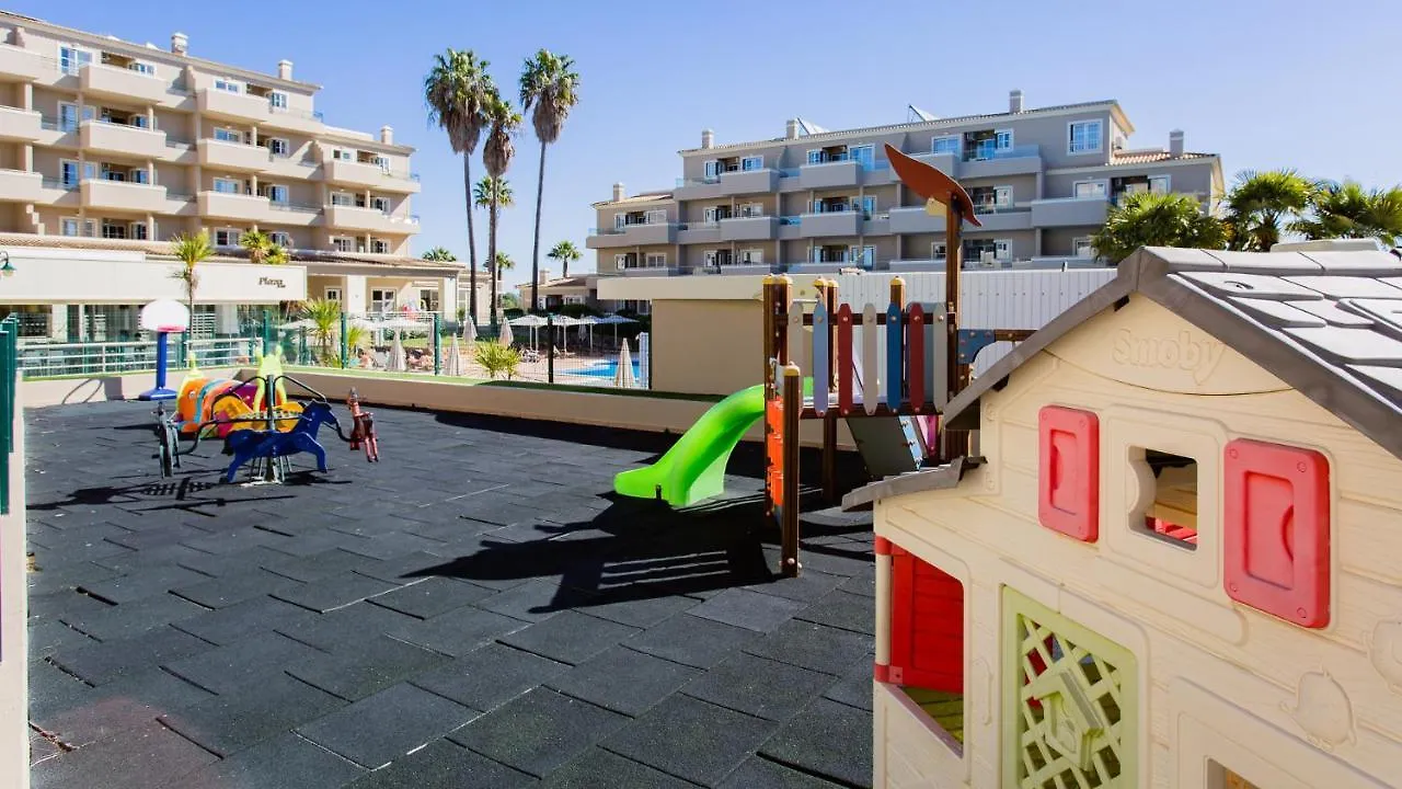 Sunny 1Bdr Apartment W/ Balcony & Pool In Portimao By Lovelystay